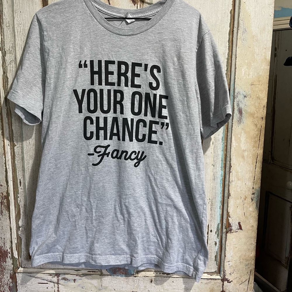 Country Graphic Tee!!